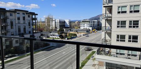 2bed 2bath Corner Unit; Lodges – Available May – Unit 2-412 - Photo 3