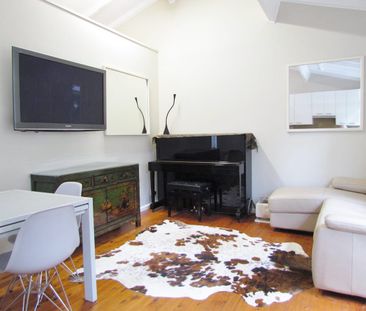Charming Partly Furnished One-Bedroom in Quiet Chatswood Reserve - Photo 1