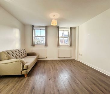 High Street, Egham, Surrey, TW20 9HF - Photo 4