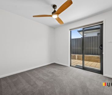 Spacious Townhouse With Great Outdoor Areas - Photo 5