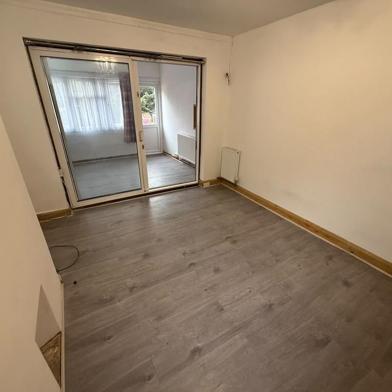 4 bedroom detached house to rent - Photo 1