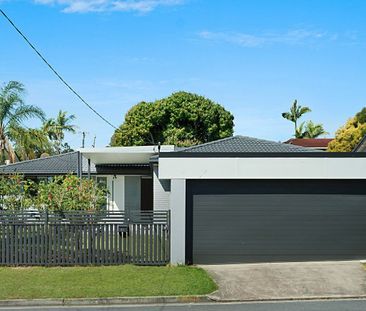15 Luxor Street, Southport QLD 4215 - House For Rent - $900 | Domain - Photo 4