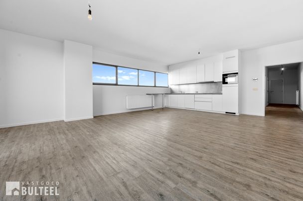 Instapklaar en energiezuinig appartement met ruim terras! - Photo 1