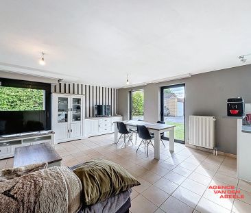 Ruim appartement dichtbij het hart van Oostkamp met garage - Foto 1
