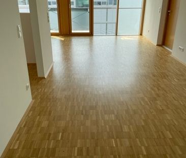 Charmante 3 Raum Wohnung im 2 Stock ohne Lift mit Balkon. Ein Tiefg... - Foto 3