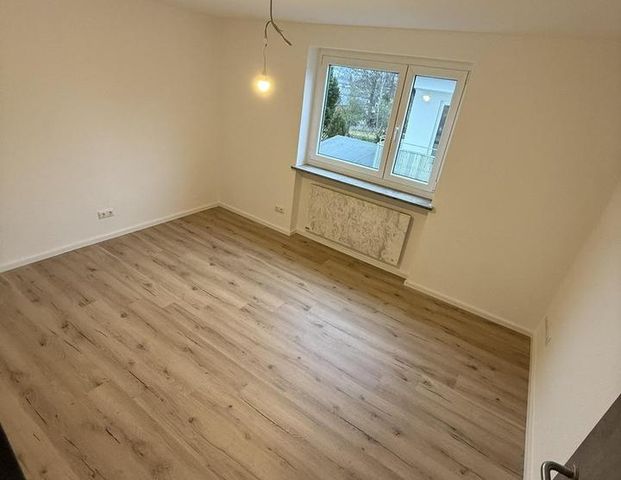 TOP-Sanierte 5-Zimmer Wohnung in Oberkotzau - Foto 1