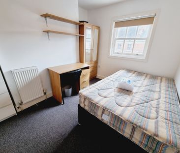 8 Bed Student Accommodation - Photo 5