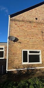 2 bedroom end of terrace house to rent - Photo 3