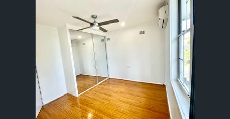 COSY 4 BEDROOM RENOVATED HOME - Photo 3