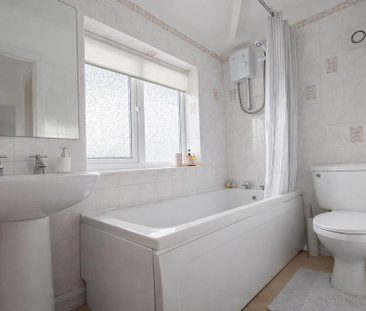 3 bedroom semi-detached house to rent - Photo 6