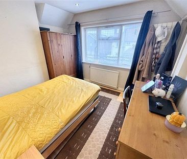 4 bedroom house to rent - Photo 3