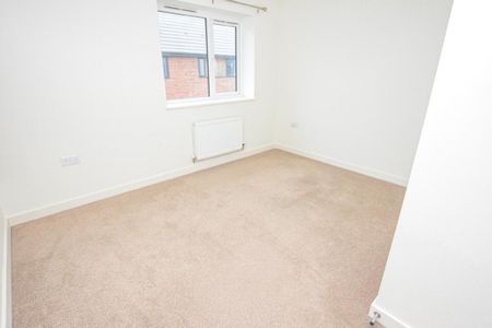 2 bedroom semi-detached house to rent - Photo 3