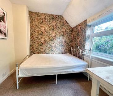 4 bedroom semi-detached house to rent - Photo 4