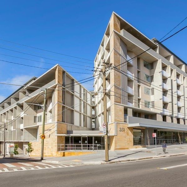 Modern One Bedroom Unit in the Heart of Marrickville - Photo 1