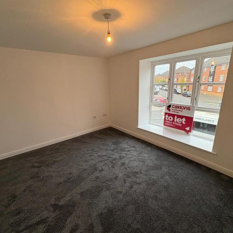 2 bedroom flat to rent - Photo 1