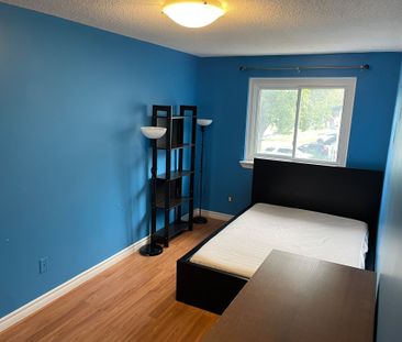 For Lease - 676 Balsam Crescent, Oshawa, Ontario - Photo 3