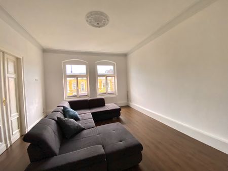 Großzügiges Wohnen im Altbau: Stilvolle 3-Zimmer-Wohnung mit Charme - Photo 4