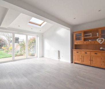 Molesey Road, Walton-on-Thames, KT12 - Photo 2