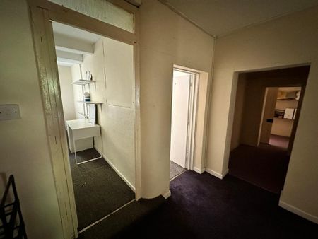 4 bedroom flat to rent - Photo 5