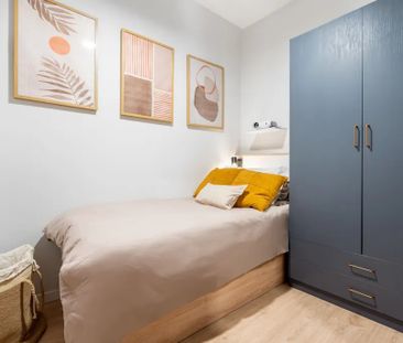 Carrer de Nàpols, Barcelona, Catalonia 08013 - Photo 2