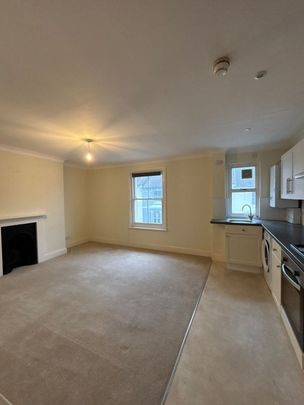 Lansdowne Street, Hove - Photo 1