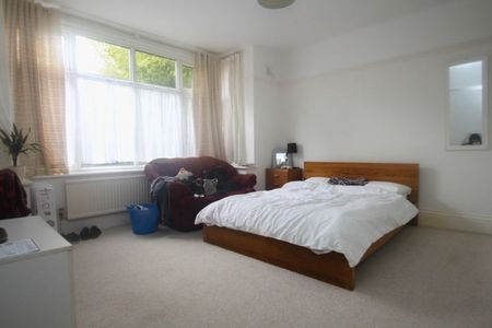 Spacious Ground Floor Flat, Professional Sharers Welcome - Photo 4