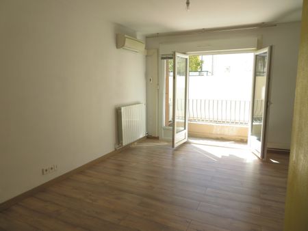 T2/3, 5, Rue Monjardin, Nîmes-Centre, 52m², 530€ HC - Photo 3