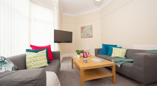 2 Headingley Avenue, Headingley, Leeds, LS6 3EP - Photo 1