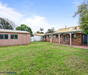 Tidy 3 Bedroom Property with Double Lockup Shed! - Photo 5