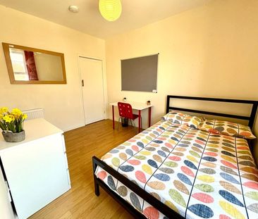 5 Bed Terraced House, Pomona St, S11 - Photo 4