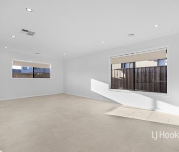 3 Desailly Parade, Rockbank VIC, Belconnen - Photo 1