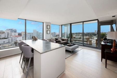 Fully Furnished Luxury One Bedroom OMNIA Residence - Photo 3