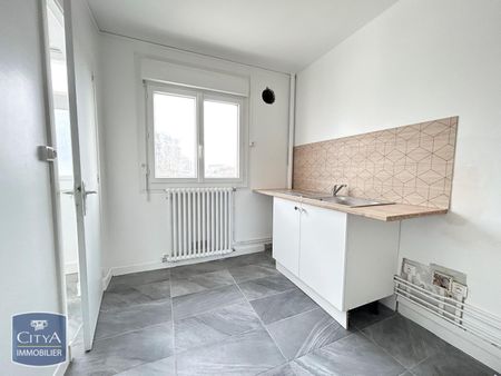 Location Appartement 4 pièces 72m² ST PIERRE DES CORPS 37700 - Photo 3