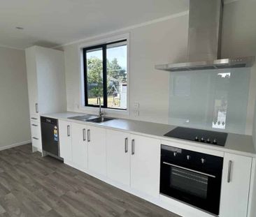 Newly Built Three Bedroom Home - Photo 2