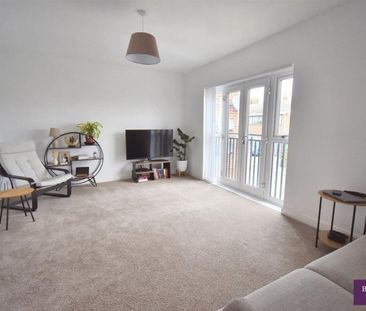 2 bed Flat - To Let - Photo 1