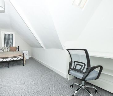 5 bedroom end of terrace house to rent - Photo 1