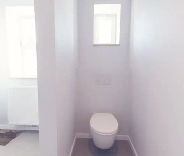 --- NIEUW --- Ruime, volledig gerenoveerde woning (±164m²) met 5 vo... - Photo 3