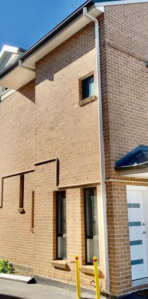 Modern Town House - Photo 1