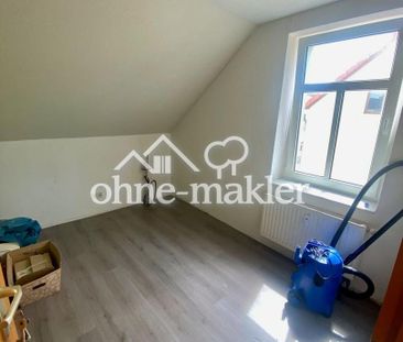 3-Zimmer-Dachgeschosswohnung mit Charme in ruhiger Lage - Photo 1