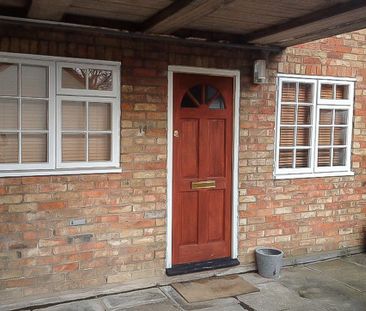 Newlands, Rear of Sheaf Street, Daventry, Northamptonshire. - Photo 5