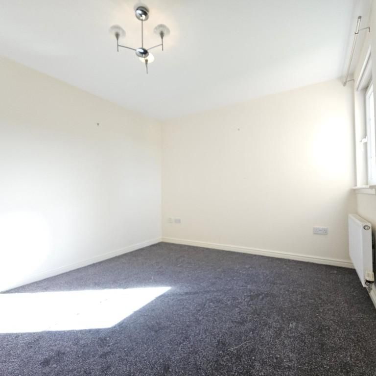 2 bedroom ground floor flat to rent - Photo 1