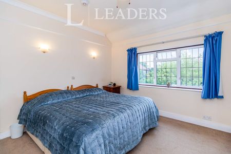 1 bedroom property to rent Burwood Road, Hersham, Walton-on-Thames, Surrey, KT12 - Photo 3