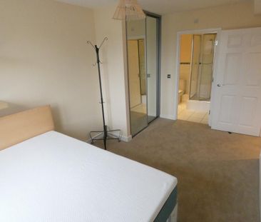 2 bedroom flat to rent - Photo 3