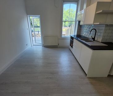 2 Bed Flat, The Avenue, SO17 - Photo 5