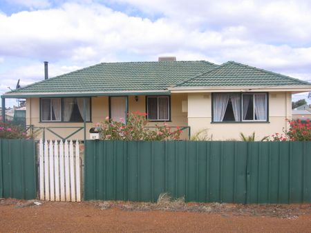 67 Lindsay Street, Coolgardie - Photo 3