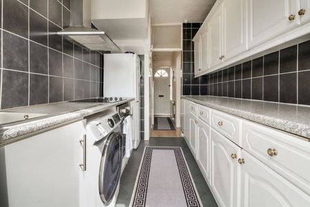 Reynolds Drive, Edgware, HA8 - Photo 4