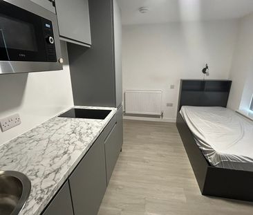 Studio Flat, Humphrey Road, M16 - Photo 3