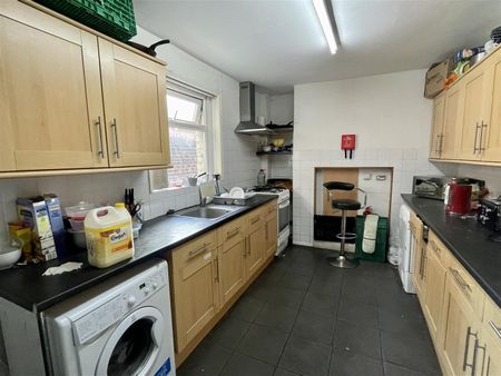 Crossley Terrace, Newcastle upon Tyne - Photo 5