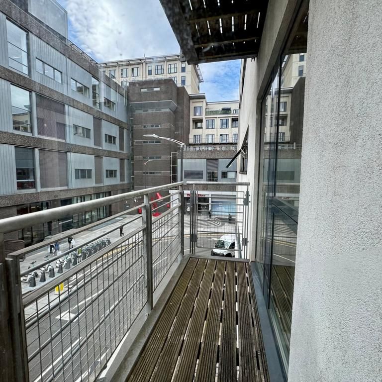 2 bedroom flat to rent - Photo 1