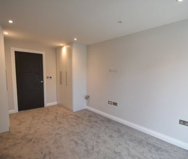 Oak End Way, Gerrards Cross, Buckinghamshire,SL9 - Photo 4